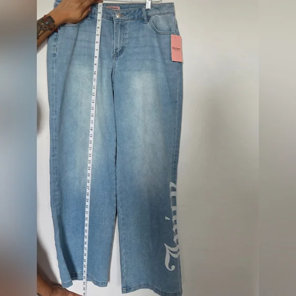 Juicy Couture Women's Light Blue Jeans - Picture 8 of 11